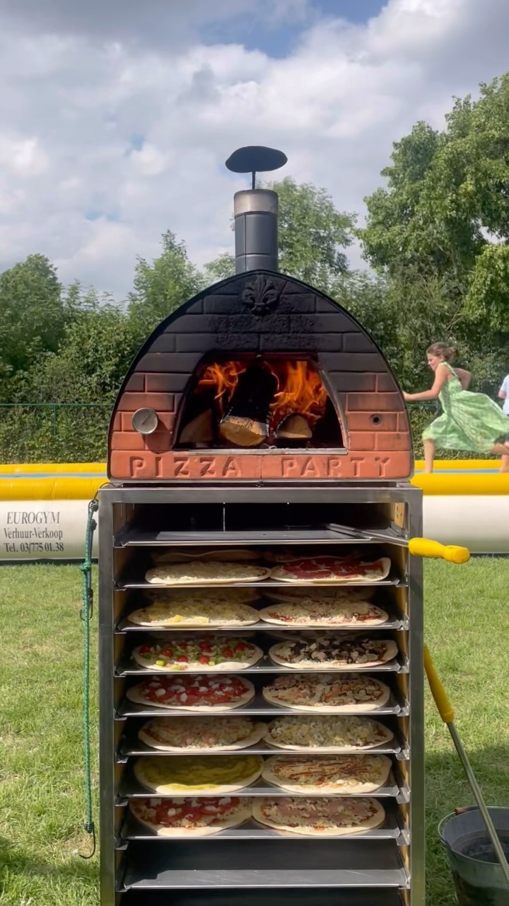 Het weer van vandaag doet ons al terug goesting krijgen in de zomer 🤩🍕☀️