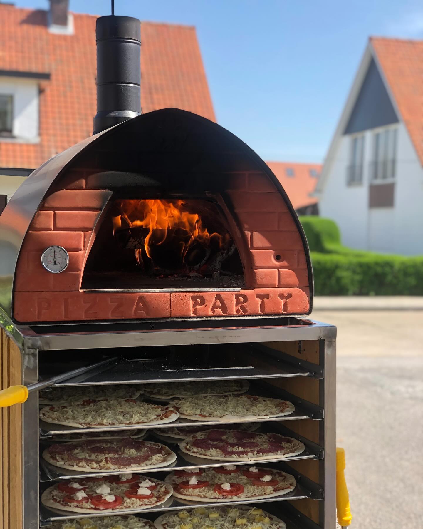 Onze houtovens zorgen voor een beetje extra warmte op grijze dag als vandaag 🔥🔥